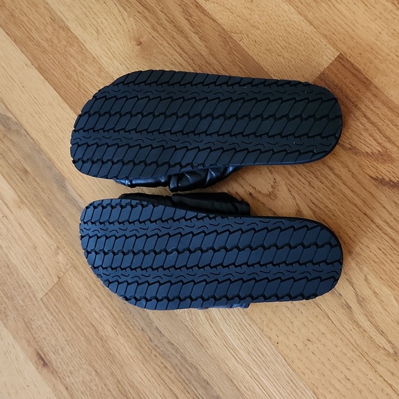 Dear Frances Tye Slides - Picture 4 of 6